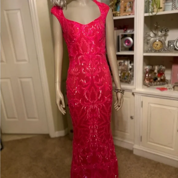 Elegant Pink Evening Gown - Picture 2 of 6